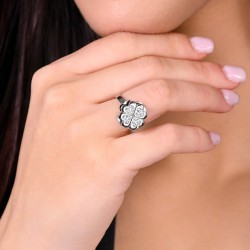 Anello Donna Luca Barra ANK521 In Acciaio Con Quadrifoglio Girevole E Strass