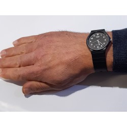 Orologio Uomo Casio MQ-24-1BLLEG Con Cassa E Cinturino In Resina Nera