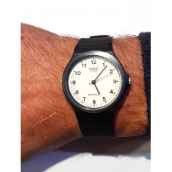 Orologio Uomo Casio MQ-24-7BLLEG Con Cassa E Cinturino In Resina Nera