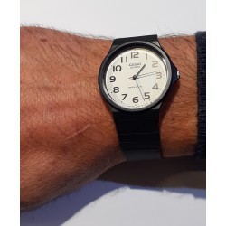 Orologio Unisex Casio MQ-24-7B2LEG Con Cinturino In Gomma Nera