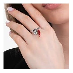 Anello Donna Luca Barra ANK559 In Acciaio Con Cornetto Rosso E Quadrifoglio