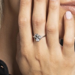 Anello Donna Luca Barra ANK626 In Acciaio Con Quadrifoglio E Zirconi