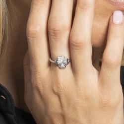 Anello Donna Luca Barra ANK625 In Acciaio Con Quadrifoglio E Zirconi