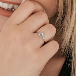 Anello Donna Luca Barra ANK336 In Acciaio Tipo Solitario Con Cristallo Celeste