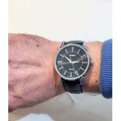 Orologio Uomo Casio Classico Con Cinturino E Quadrante Neri MTP-1303PL-1AVEG